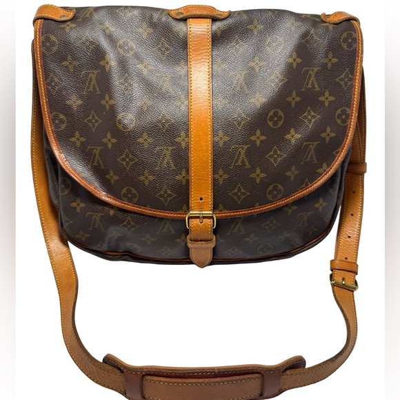SOLD Louis Vuitton Saumur 35 Monogram Crossbody / Shoulder Bag - Picture 1 of 16